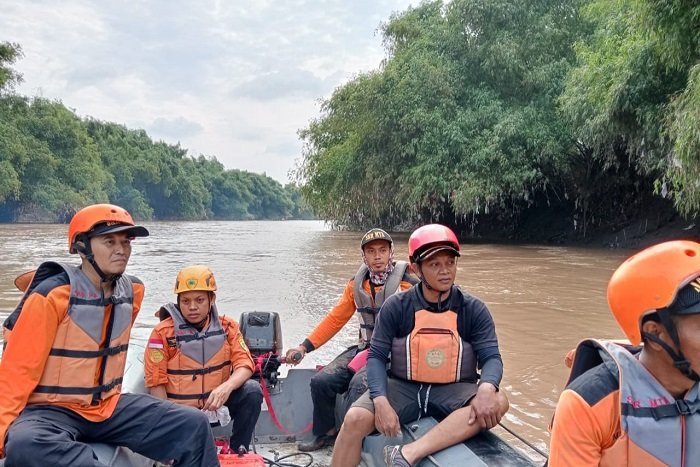 Tim Gabungan Temukan Jasad Pemuda Didik Nugroho yang Hanyut Sejauh 15 Km di Bengawan Madiun. (Dok. FIN)