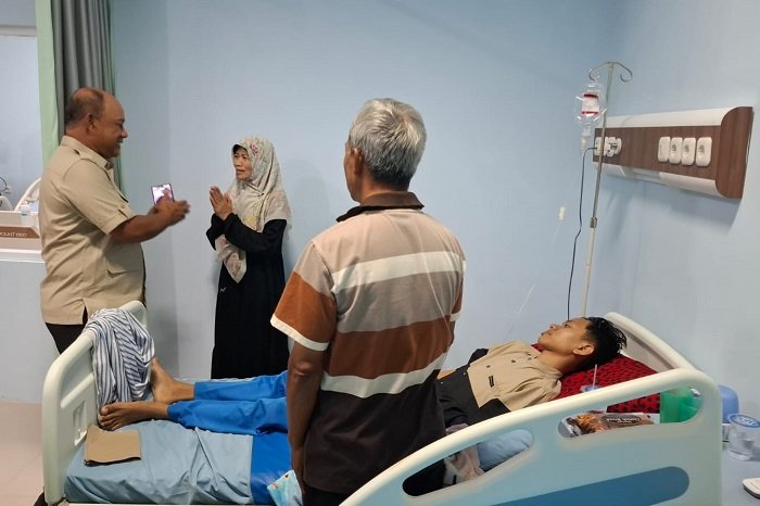 Kepala Badan Gizi Nasional (BGN), Dadan Hindayana mengunjungi langsung para siswa MAN 1 dan SMP PGRI 1 Cianjur. (Dok. BGN)