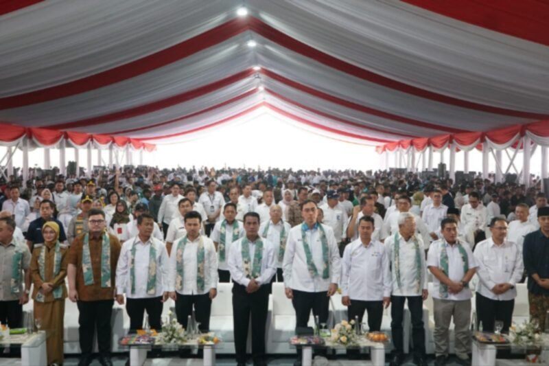 Menteri Pertanian Andi Amran Sulaiman mendapat apresiasi tinggi oleh Wakil Gubernur Jawa Timur Emil Elestianto Dardak atas kinerja sasembada pangan Kementan. (Dok. Kementerian Pertanian)