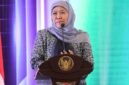 Khofifah Indar Parawansa saat memberi pidato, di tengah sorotan publik atas mangkirnya dari pemeriksaan KPK. (Dok. kominfo.jatimprov.go.id) 
